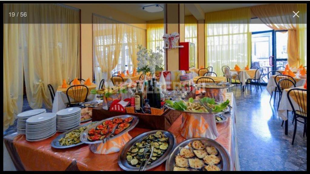Hotel Piccari Nuova Gestione Rimini Ngoại thất bức ảnh