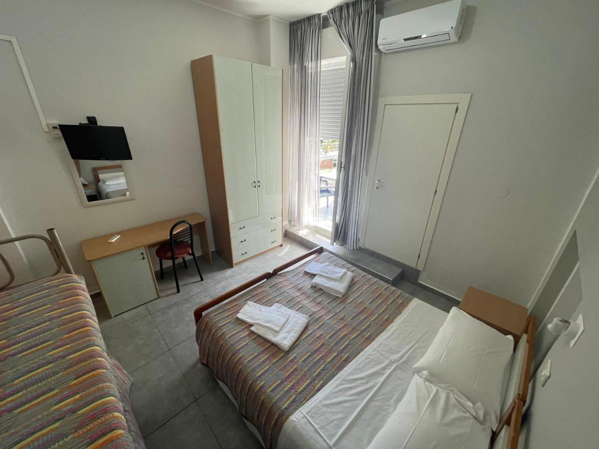Hotel Piccari Nuova Gestione Rimini Ngoại thất bức ảnh