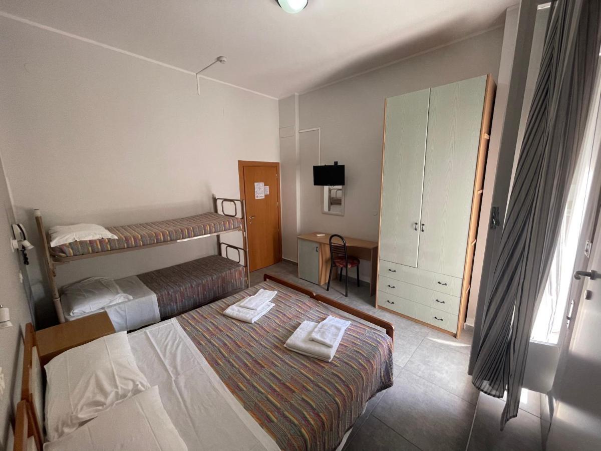 Hotel Piccari Nuova Gestione Rimini Ngoại thất bức ảnh