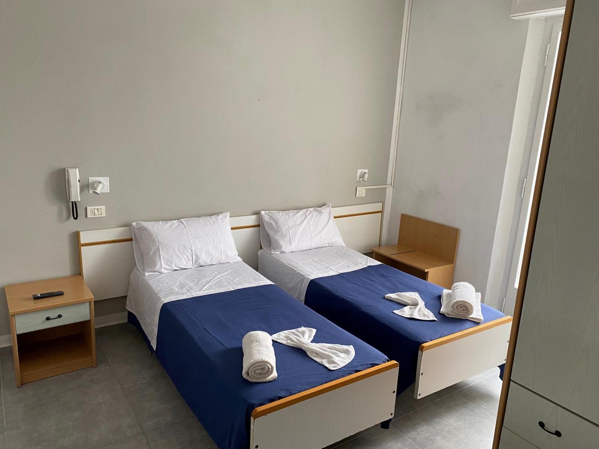 Hotel Piccari Nuova Gestione Rimini Ngoại thất bức ảnh