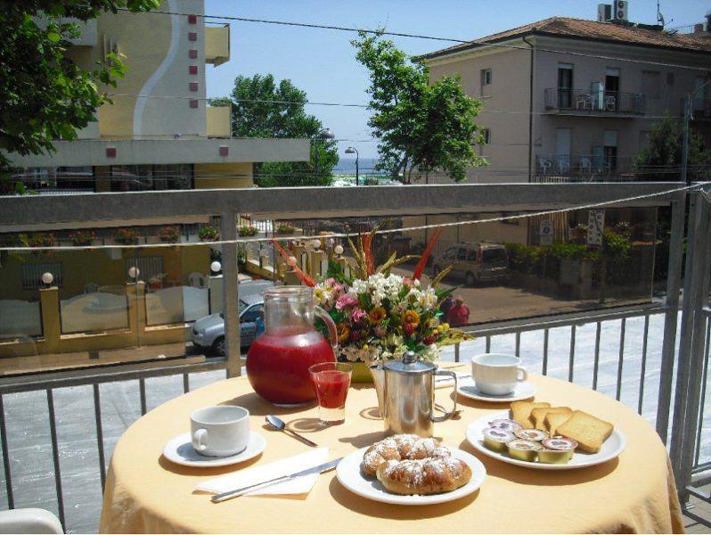 Hotel Piccari Nuova Gestione Rimini Ngoại thất bức ảnh