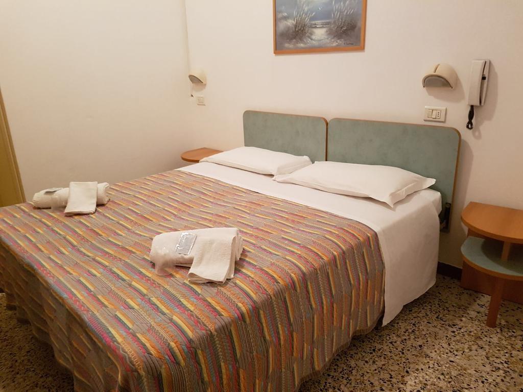 Hotel Piccari Nuova Gestione Rimini Ngoại thất bức ảnh